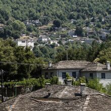 Οι διακοπές στο βουνό το καλοκαίρι κρύβουν την ηρεμία που ψάχνουμε