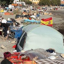 Νέα ένταση στη Θέουτα: Διαδηλωτές έβαλαν φωτιά σε καταυλισμό προσφύγων