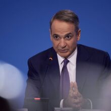 Στη συνέντευξη Τύπου της 90ής ΔΕΘ, ο πρωθυπουργός υπερασπίστηκε το πακέτο των εξαγγελιών, απέκλεισε νέα δημοσιονομική χαλάρωση και έστειλε σαφή πολιτικά μηνύματα προς αντιπολίτευση, Σαμαρά και Τουρκία