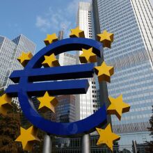 Στο χαμηλότερο επίπεδο από τον Μάιο του 2025 υποχώρησε το ευρώ έναντι του δολαρίου, εν μέσω ανησυχιών για το γαλλικό χρέος.