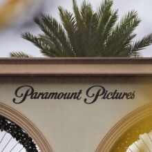 Ολοκληρώθηκε η εξαγορά της Warner Bros Discovery από την Paramount Skydance έναντι 110 δισ. δολαρίων, αλλάζοντας τις ισορροπίες στο Χόλιγουντ