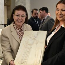 Είκοσι δύο παράνομα διακινηθείσες αρχαιότητες επιστράφηκαν στην Ελλάδα από το Ισραήλ, σε τελετή στο Εθνικό Αρχαιολογικό Μουσείο.