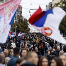 Άνοιξαν οι κάλπες στη Σερβία για τις εκλογές - Πάνω από 6,4 εκατομμύρια ψηφοφόροι καλούνται να αναδείξουν τα 250 μέλη του νέου κοινοβουλίου