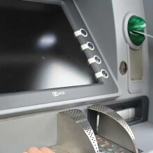 Ανάληψη μετρητών από ΑΤΜ