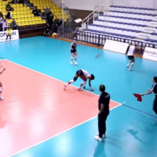 Άρης - ΑΟ Θήρας: Κομμάτια από το ταβάνι έπεσαν δίπλα σε παίκτρια, την ώρα του αγώνα