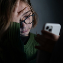 Στη Βουλή σήμερα ο «κόφτης» στα social media για παιδιά κάτω των 15 ετών - Πώς θα λειτουργεί και ποιες πλατφόρμες αφορά