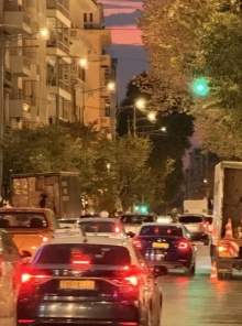 Πιστεύοντας τις υποσχέσεις του μάγου-γιατρού
