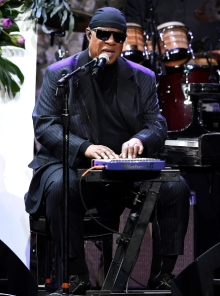 Ο Stevie Wonder δεν είναι νεκρός