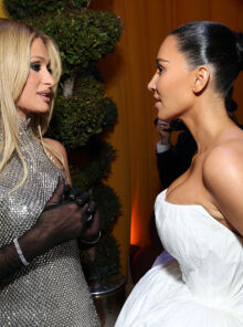 Κιμ Καρντάσιαν και Πάρις Χίλτον: Χριστουγεννιάτικη επανένωση μετά από χρόνια on–off φιλίας