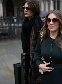 Ελίζαμπεθ Χάρλεϊ: Mε δάκρυα στο δικαστήριο κατά της Daily Mail