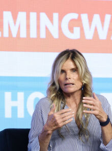 Μάριελ Χέμινγουεϊ: Από pin-up της δεκαετίας του ’70 σε φωνή για την αποδοχή της ηλικίας