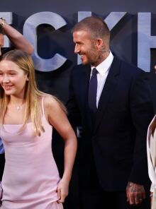 «Ποιος παίρνει συμβουλές μακιγιάζ από μια 14χρονη;» Αντιδράσεις για τη Χάρπερ Μπέκαμ