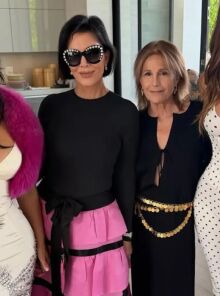 Πάσχα με Cavalli: Η Κιμ Καρντάσιαν ντύθηκε για πασαρέλα στο σπίτι της και την τρόλαραν