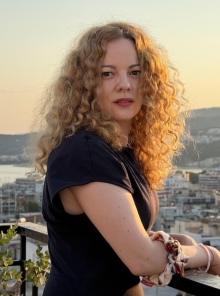 Εύα Οικονόμου-Βαμβακά: Το «ζόρικο» έργο της στο ΔΗΠΕΘΕ Καβάλας και το Φεστιβάλ Φιλίππων