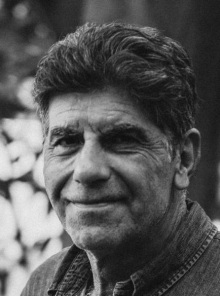 Γιάννης Μπέζος