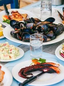 13 στέκια για ψαράκια και θαλασσινά