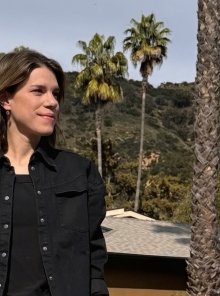 Η Monika από το Λος Άντζελες μοιράζεται τη ζωή, τη μουσική έμπνευση και τις καθημερινές διαδρομές πίσω από το νέο της τραγούδι, «LA Like a Song»