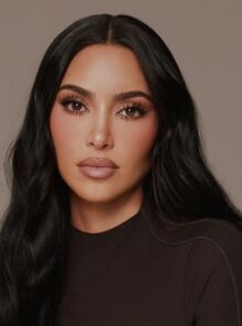 Η Κιμ Καρντάσιαν αποκάλυψε γιατί αποφάσισε να αλλάξει το όνομά της πριν από σχεδόν δύο δεκαετίες - Στην πρεμιέρα του Keeping Up with the Kardashians.