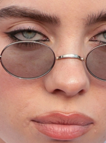 Μπίλι Άιλις: Η Αμερικανίδα τραγουδίστρια ζητά μεταρρύθμιση στην οπλοκατοχή μετά τις μαζικές επιθέσεις σε ΗΠΑ και Αυστραλία