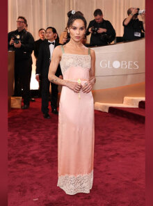 Ντύσου όπως η Ζόι Κράβιτς: 10 slip dresses που ξεχωρίσαμε στην αγορά