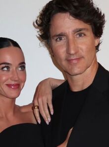 Ο γιος του Τζάστιν Τριντό μιλά για τη σχέση του πατέρα του με την Κέιτι Πέρι, τις συμβουλές της στη μουσική του και τη ζωή υπό το φως της δημοσιότητας.