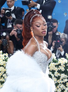 Megan Thee Stallion: Πρόωρη αποχώρηση από το «Moulin Rouge» μετά τον χωρισμό με τον Κλέι Τόμπσον