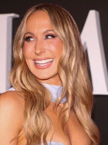 Η Νίκι Γκλέιζερ εξηγεί γιατί δυσκολεύεται να φτάσει σε οργασμό, μιλώντας για ανασφάλεια, «απώλεια ελέγχου» και τις συνήθειες που τη βοηθούν