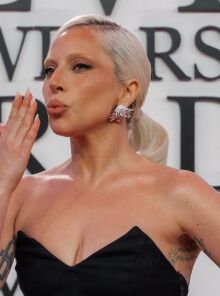 H Lady Gaga έγινε για πρώτη φορά μητέρα -  Οι πρώτες φωτογραφίες