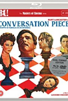 Gruppo di famiglia in un interno