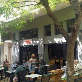 Fabrica Café Vino στην Κυψέλη