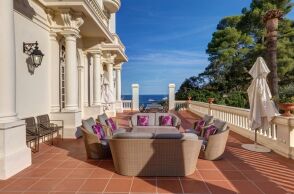 Καρλ Λάγκερλφεντ: Νοικιάζεται η θερινή κατοικία του σχεδιαστή, Villa La Vigie, στη Γαλλική Ριβιέρα