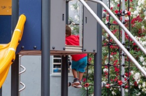 Ένας νέος «παραμυθένιος» χώρος παιχνιδιού στον Νέο Κόσμο με όργανα και για ΑμεΑ