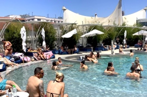 Imperial Pier Pool Lounge