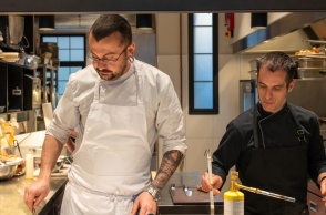 Οι σεφ Δημήτρης Μαζαράκης και Γιώργος Μαρίνος του Gobo creative studio