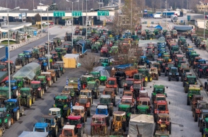 Μπλόκο αγροτών και κτηνοτρόφων στον Προμαχώνα Σερρών