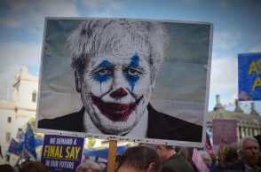 Πλακάτ κατά του Μπόρις Τζόνσον 