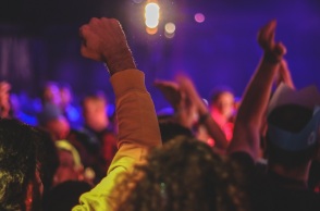 «Στοπ» Μπακογιάννη στη νυχτερινή μουσική: «Το Γκάζι δεν είναι Μύκονος»