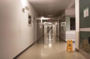 Συνοδός ασθενούς ξυλοκόπησε γιατρούς στη Λάρισα