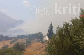 Πυρκαγιά στην Κρύα Βρύση Ρεθύμνου - Εκκενώνεται οικισμός