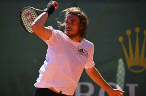 Ο Στέφανος Τσιτσιπάς ξαναχτυπά στο Twitter με ψάρια και εξωγήινους