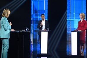 Ανάμεσα σε Ρίσι Σουνάκ και η Λιζ Τρας η πρωθυπουργία στη Βρετανία