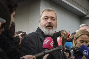 Ο επικεφαλής της Novaia Gazeta, Ντμίτρι Μουράτοφ, είχε τιμηθεί με το Νόμπελ Ειρήνης το 2021