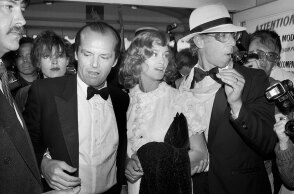 Ο Μπομπ Ράφελσον με Τζακ Νίκολσον και Τζέσικα Λανγκ στην πρεμιέρα της ταινίας «Ο Ταχυδρόμος χτυπά πάντα δύο φορές»