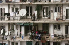 Ακάλυπτος πολυκατοικίας στο Θησείο