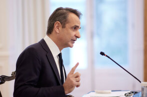 Ο Κυριάκος Μητσοτάκης άσκησε κριτική στους «πυροσβέστες της ξαπλώστρας»