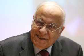 Ο Διονύσης Σιμόπουλος