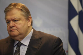 Ο Ευάγγελος Βενιζέλος χαρακτηρίζει «μίζερη» την κυβερνητική γραμμή για τις παρακολουθήσεις από την ΕΥΠ και τη νομιμότητά τους