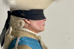 Ο Τζόνι Ντεπ ως Λουδοβίκος ΙΕ' 