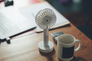 Ανεμιστηράκι στη δουλειά για τον καύσωνα