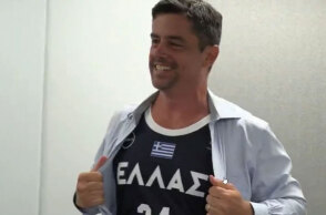 Ο Αμερικανός διπλωμάτης διάλεξε πλευρά στο απίθανο βίντεο της πρεσβείας των ΗΠΑ για τον αγώνα Ελλάδα - Τουρκία στο Ακρόπολις